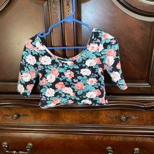 Quarter sleeve crop top!